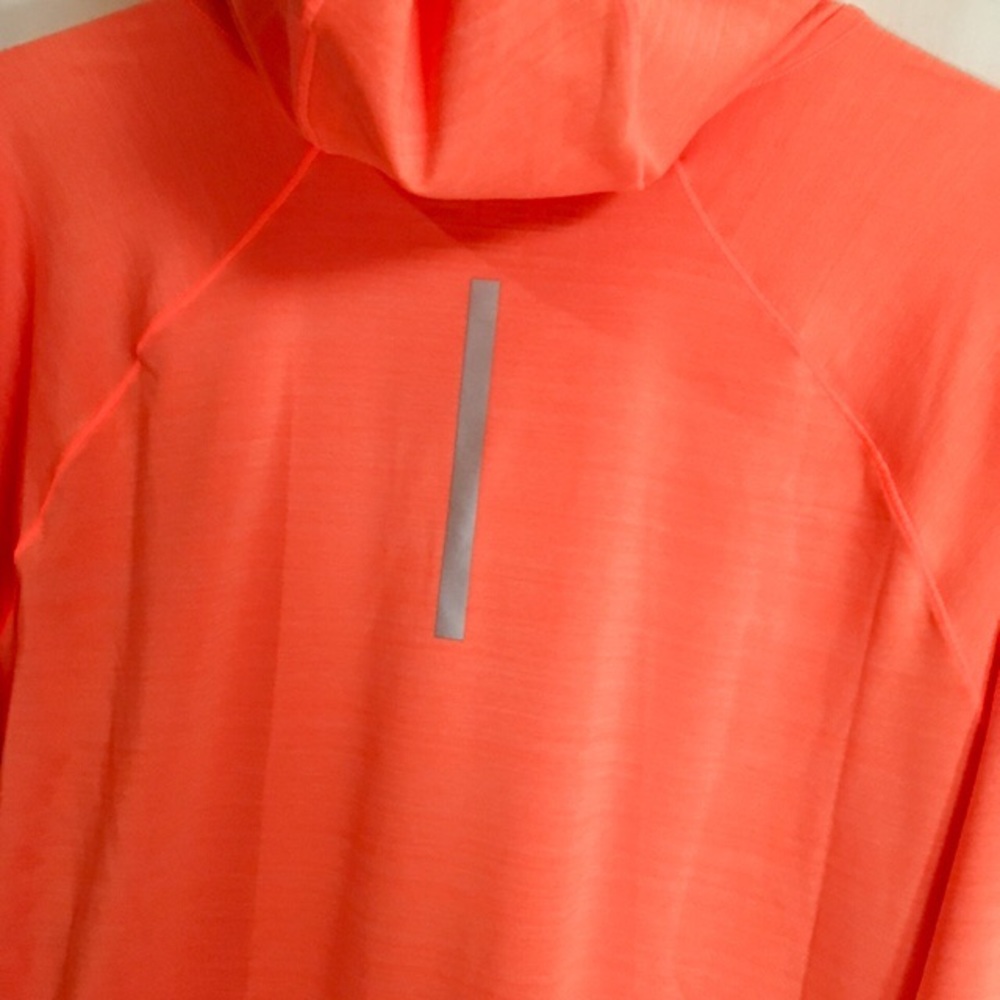 Last one!new New Balance UPF 40+ running top - Picture 8 of 8